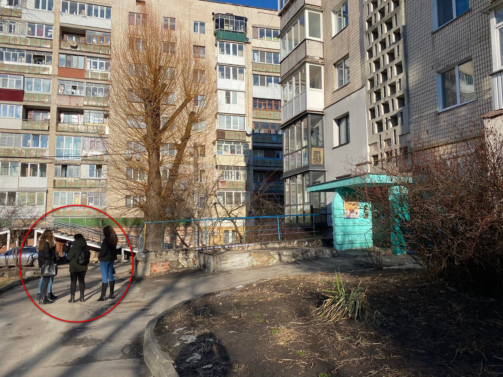 Новини Хмельницького - фото з Біля “Рукавички” роками тривають “алкодискотеки”. Не допомагають ні огорожа, ні поліція