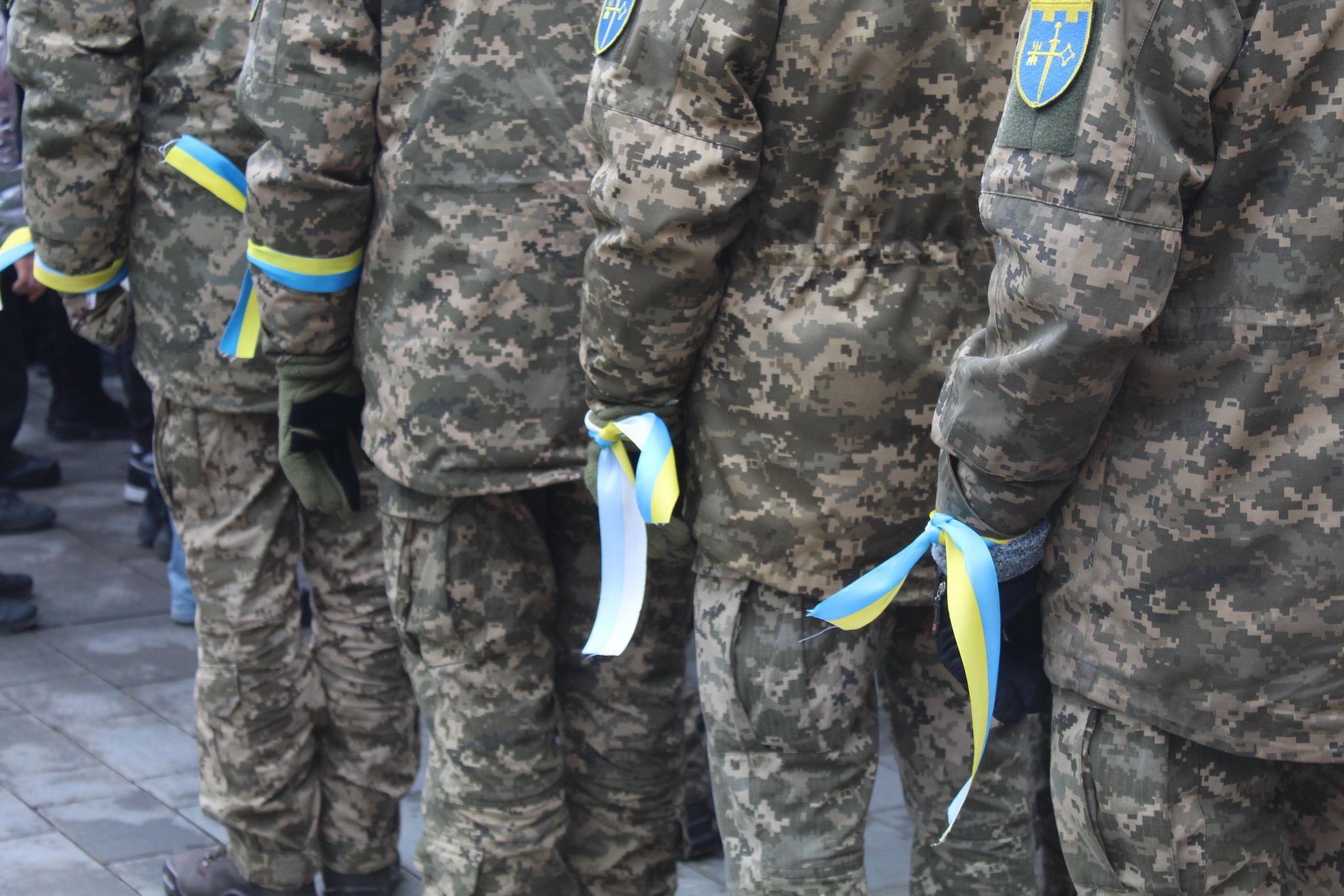 Новини Тернополя - фото з Жовто-блакитні стрічки, військові та спільна молитва: День єднання у Тернополі (ФОТОРЕПОРТАЖ)