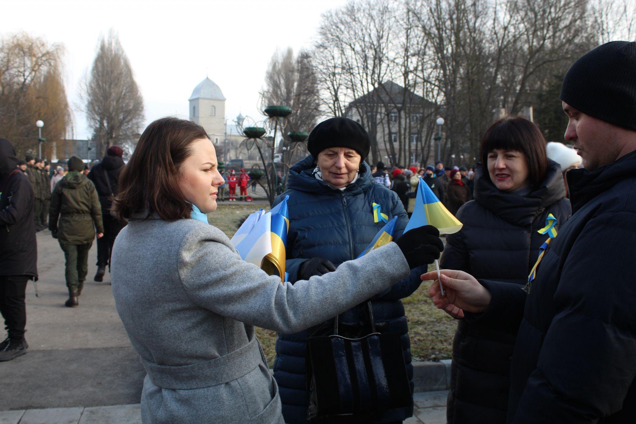 Новини Тернополя - фото з Жовто-блакитні стрічки, військові та спільна молитва: День єднання у Тернополі (ФОТОРЕПОРТАЖ)