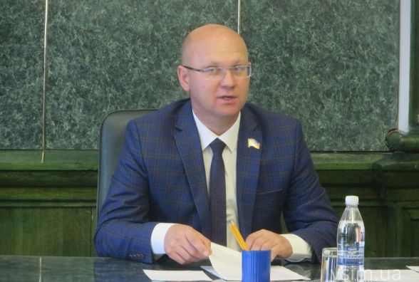 Новини Хмельницького - фото з Автопарк Хмельницької міськради: на чому їздять чиновники Він же не вбив нікого»: в Хмельницькій міськраді відреагували на рішення  суду, яким визнали винним Михайла Кривака : 16:07:2018 - vsim.ua