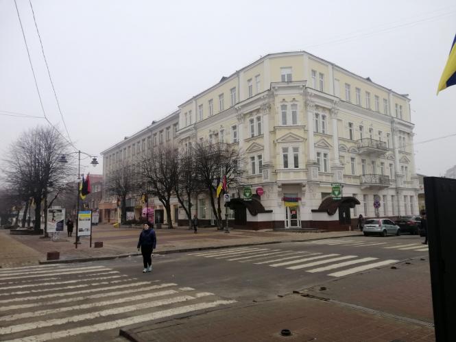 Новини Хмельницького - фото з “Дизайн-код” Проскурівської: як змінились вивіски і хто тепер їх контролює