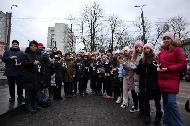 Новини Хмельницького - фото з Хмельницький пам’ятає. У центрі вшановують загиблих Героїв Небесної Сотні