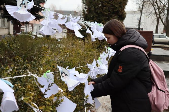 Новини Хмельницького - фото з Хмельницький пам’ятає. У центрі вшановують загиблих Героїв Небесної Сотні
