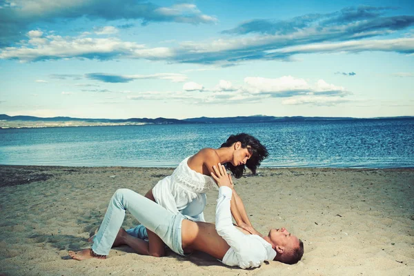 Новини Вінниці - фото з «Аферист із Tinder», або як не влетіти в халепу з заморським принцем. Реальні історії вінничанок