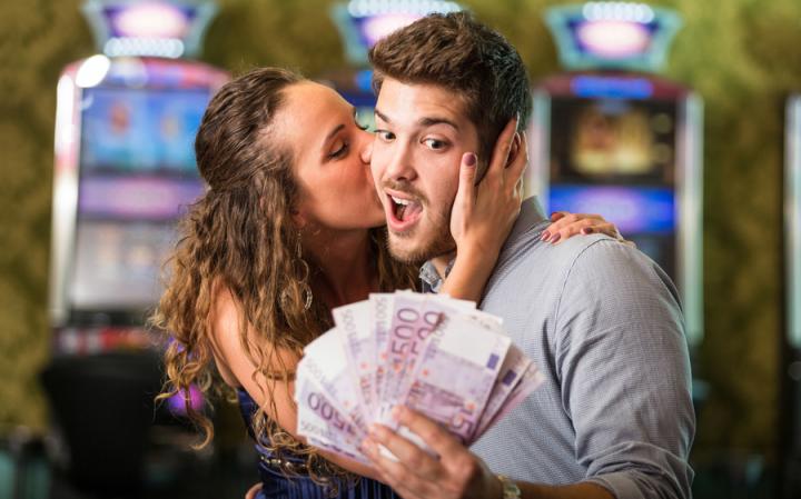 Новини Вінниці - фото з «Аферист із Tinder», або як не влетіти в халепу з заморським принцем. Реальні історії вінничанок