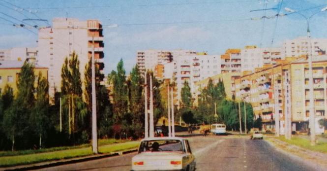 Впізнаєте вулицю на фото?