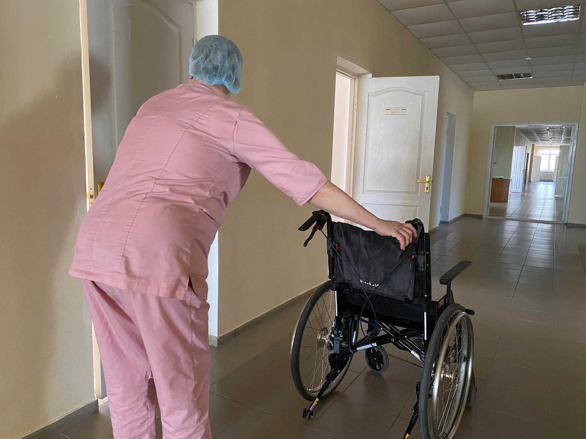 Новини Хмельницького - фото з Завідувач-оптиміст та важкохворі, які помирають. Репортаж із нового хоспісу в Хмельницькому Нет описания.