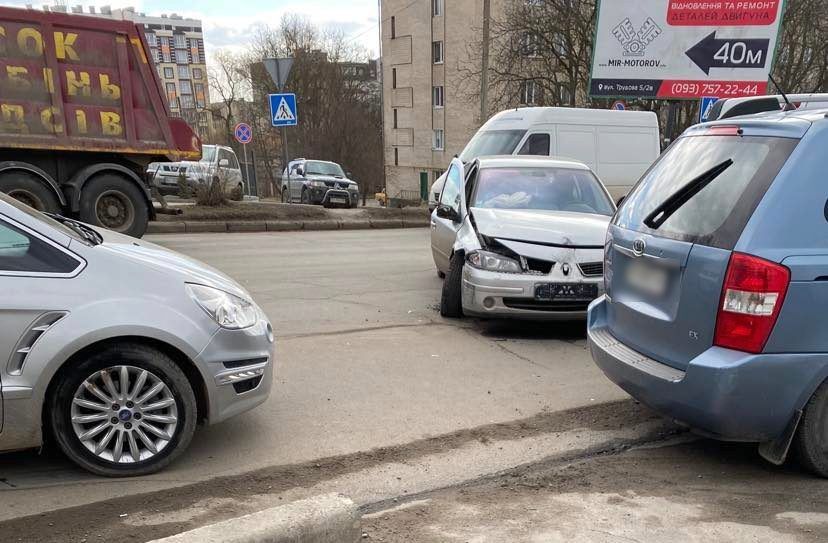 Новини Хмельницького - фото з На Трудовій трапилася ДТП за участі 5 авто