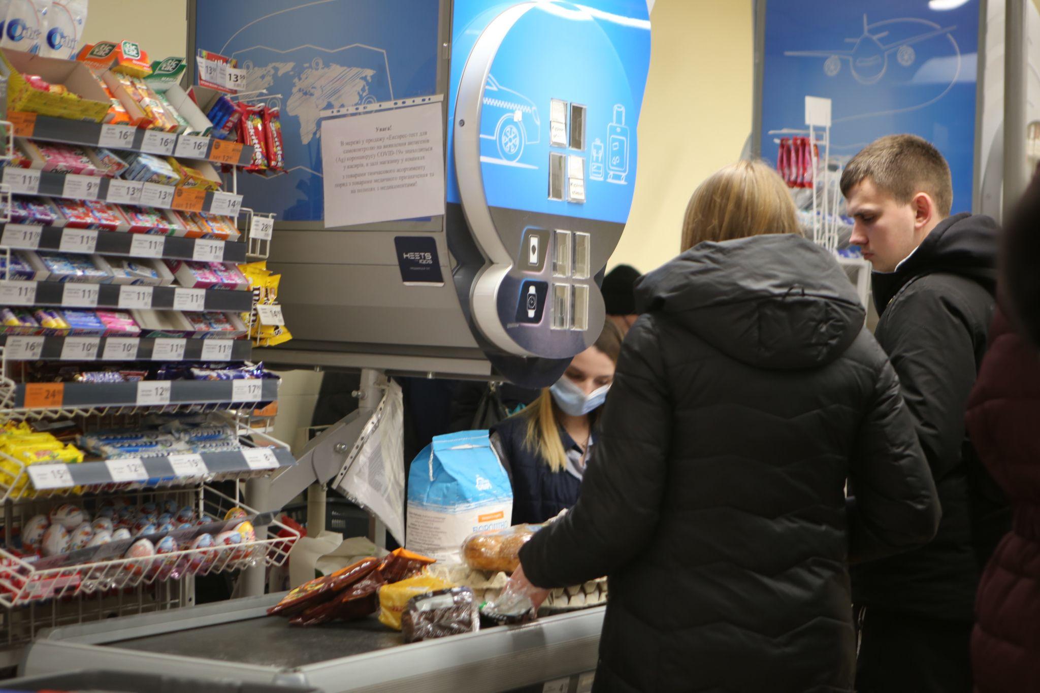 Новини Вінниці - фото з Продукти в магазинах є, банкомати працюють. Що відбувається на вулицях міста