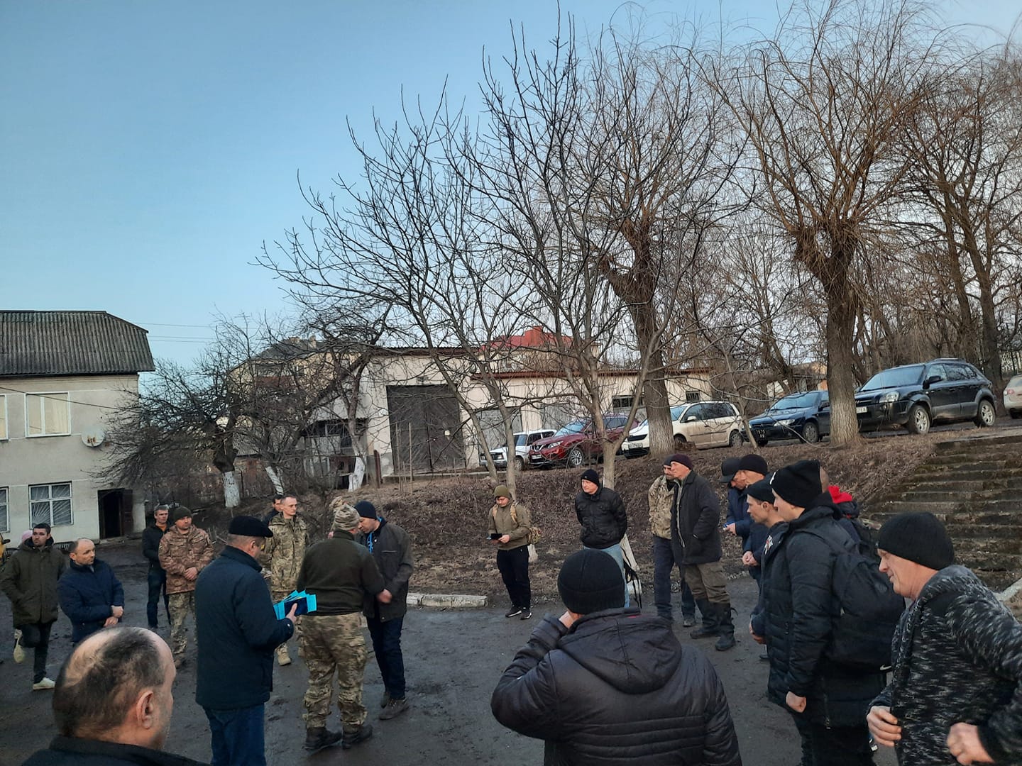 Новини Тернополя - фото з У Тернополі черги до військкомату: яка ситуація в інших містах області?