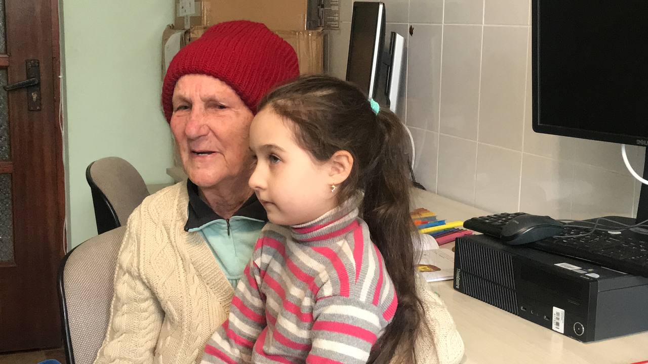 Новини Тернополя - фото з Там страшно, вибухи. Брали лише необхідне: що розповіли переселенці зі "гарячих" територій?