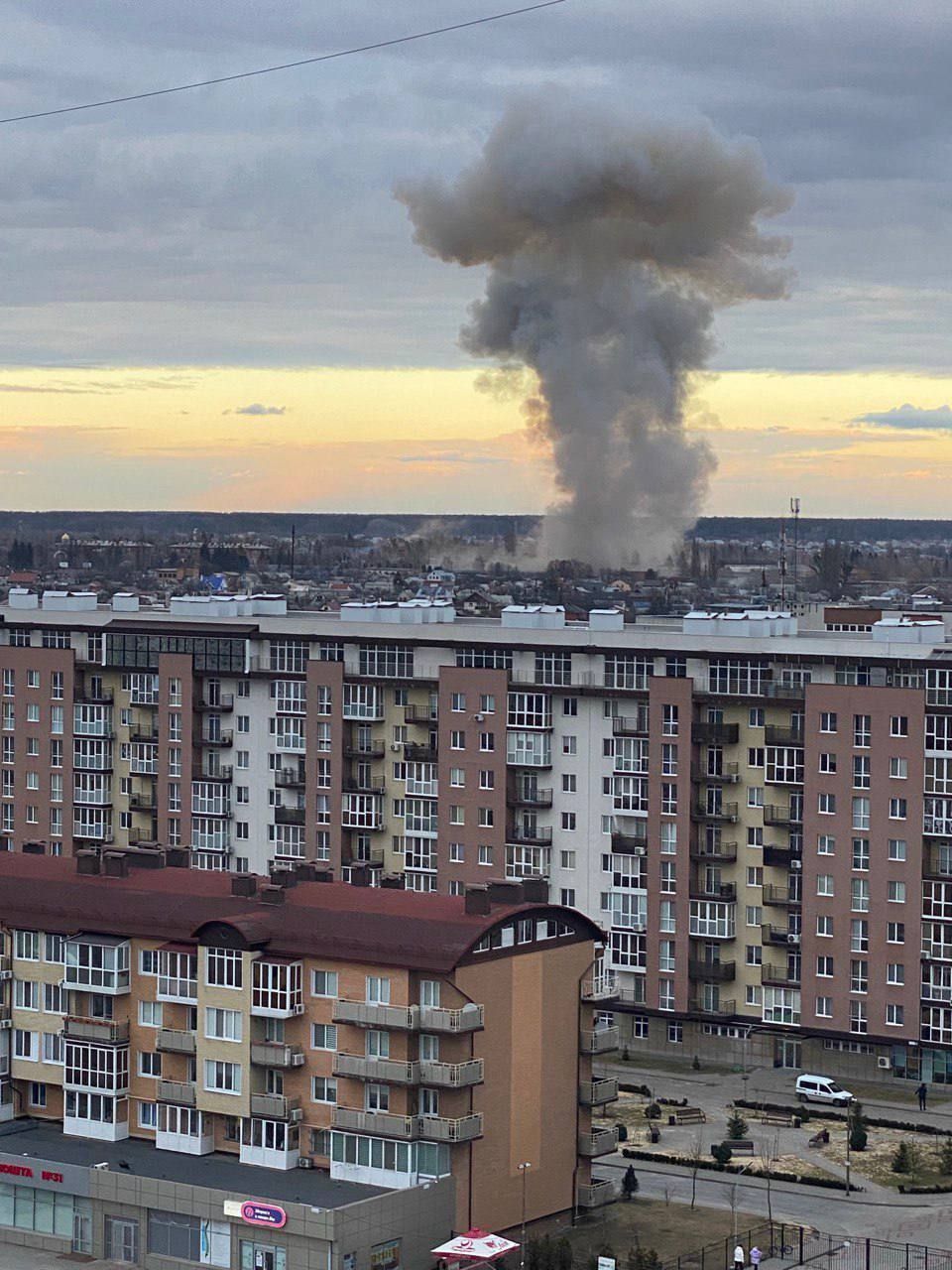 Новини Житомира - фото з У Житомирі чутно вибухи: ворожі війська вдарили по районі Мар'янівка