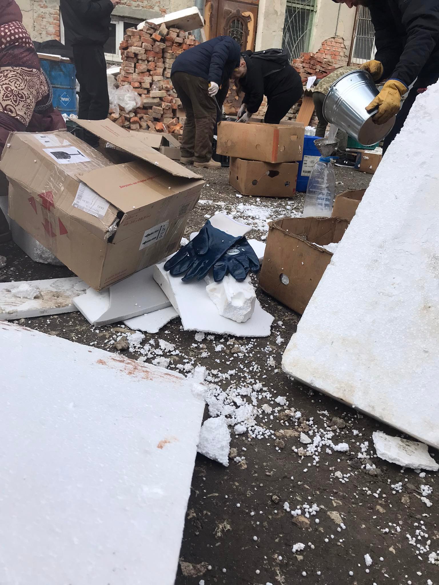 Новини Тернополя - фото з Живемо в нових реаліях. Єдині зі своєю країною: 20 фото з воєнного Тернопілля Немає опису.