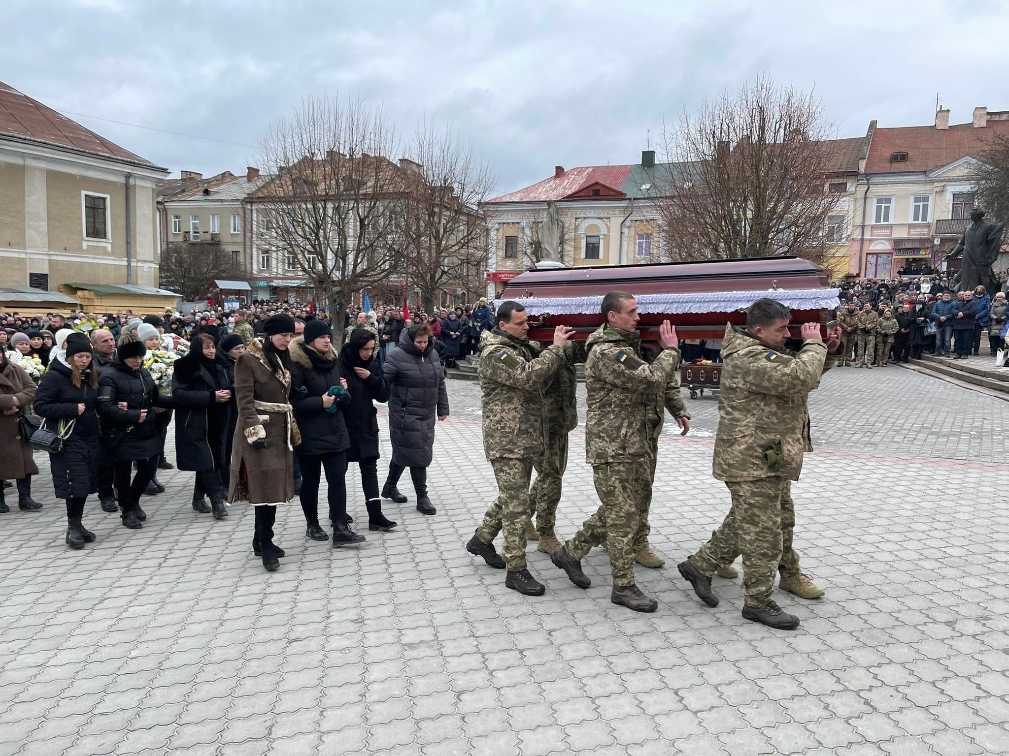 Новини Тернополя - фото з Тернопільщина прощається з Героєм України Віталієм Скакуном (ПРЯМА ТРАНСЛЯЦІЯ)