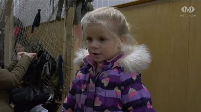 Новини Хмельницького - фото з У Хмельницькому діти плетуть маскувальні сітки і роблять коктейлі для ворога