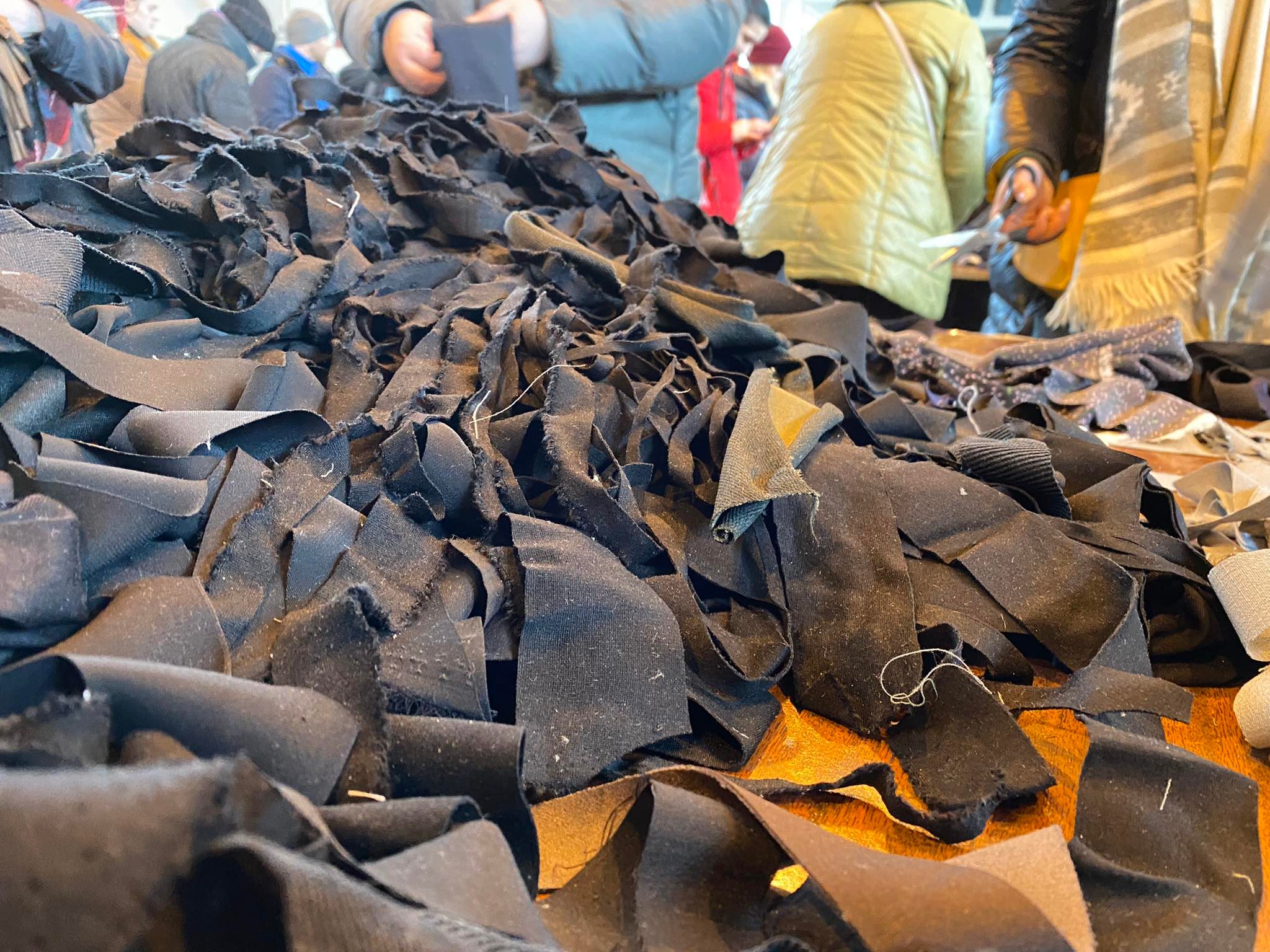 Новини Хмельницького - фото з “Наче у Китаї на виробництві”. Як працюють хмельничани під час воєнного стану (РЕПОРТАЖ) Нет описания.