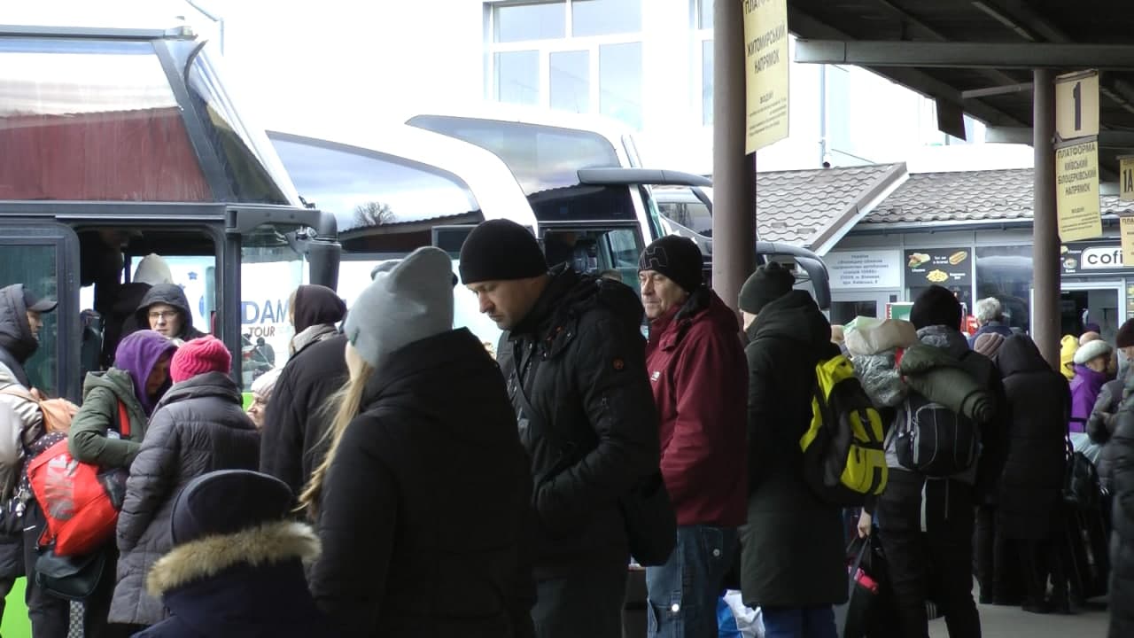 Новини Вінниці - фото з «Чіткого графіку руху потягів і автобусів немає». Дізнались про ситуацію на вінницьких вокзалах