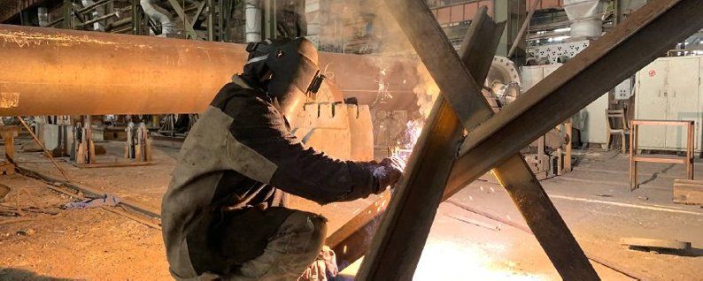 Новини Вінниці - фото з У Львові протитанкові «їжаки» роблять з трамвайних рейок. А у Вінниці?