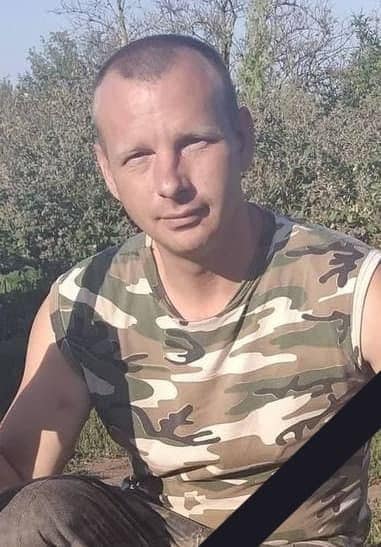 Новини Хмельницького - фото з У війні з Росією загинули ще двоє мешканців Хмельниччини На зображенні може бути: 1 особа та на відкритому повітрі