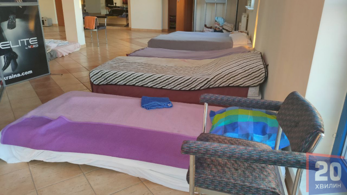 Новини Вінниці - фото з Польща зустріла німецькими сардельками. Як вінницька родина у Перемишлі допомагає біженцям