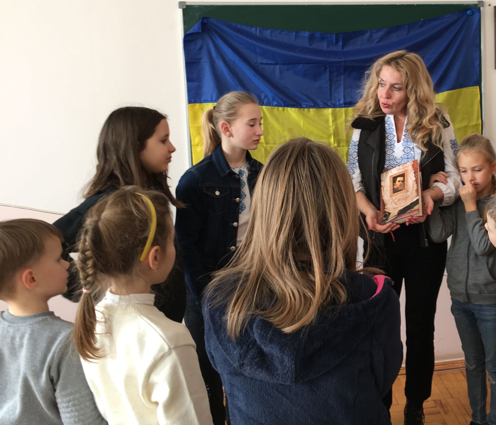 Новини Тернополя - фото з Батьки волонтерять, малюки — розвиваються: в Тернополі створили креативний простір для дітей