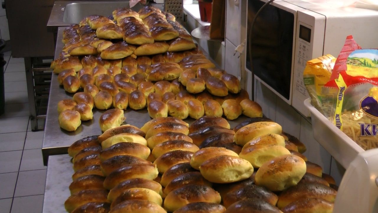 Новини Вінниці - фото з «Ми в них вкладаємо свою любов». Як вінничанки печуть пироги для наших бійців