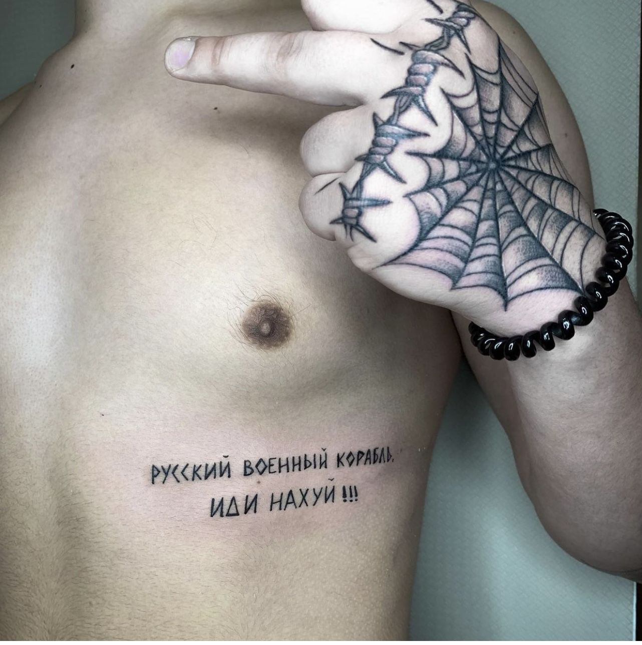 Новини Вінниці - фото з Вінничани «набивають» патріотичні тату, щоб підняти бойовий дух