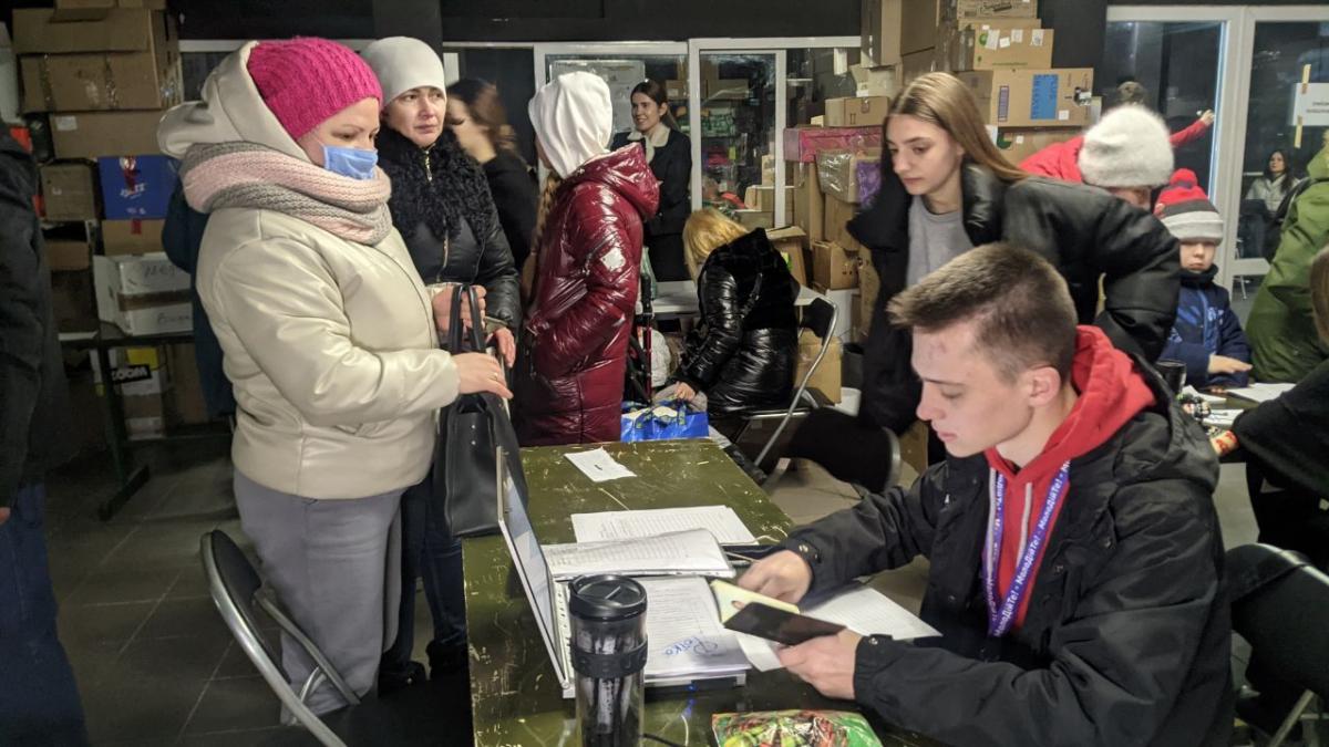 Новини Тернополя - фото з Менеджери, медики, веб-дизайнери і не тільки. Волонтерять у Тернополі як місцеві, так і переселенці