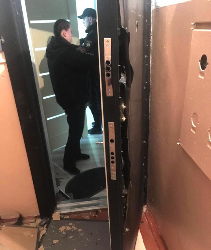 Новини Вінниці - фото з У Жмеринці п'яний депутат «Європейської солідарності» з другом знущались над жінкою. Що відомо? На зображенні може бути: 1 особа та у приміщенні