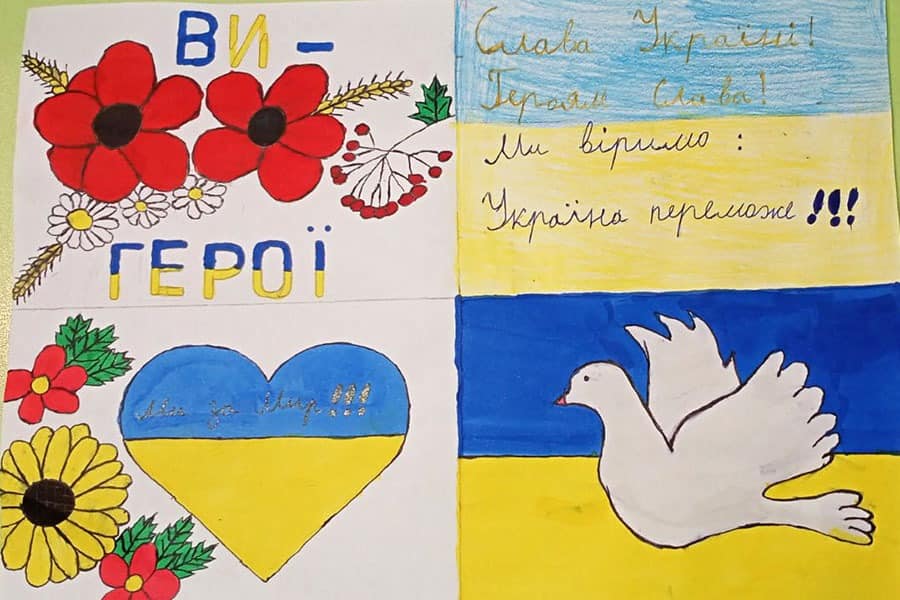 Новини Вінниці - фото з Малюють мирне майбутнє, танки та воїнів. Маленькі вінничани дякують захисникам своєю творчістю