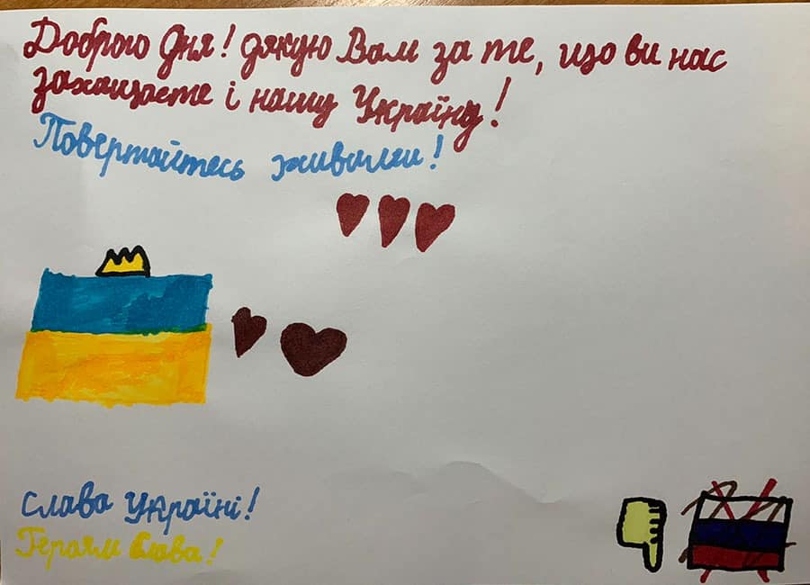 Новини Вінниці - фото з Малюють мирне майбутнє, танки та воїнів. Маленькі вінничани дякують захисникам своєю творчістю