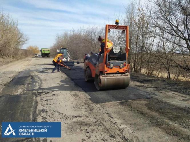 Новини Хмельницького - фото з На Хмельниччині дорожники проводять ямковий ремонт
