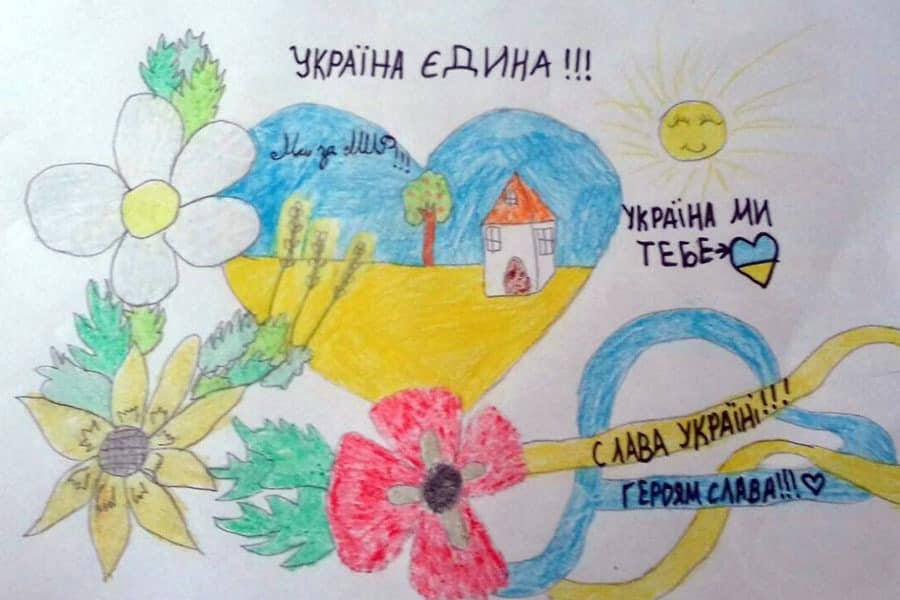 Новини Вінниці - фото з Малюють мирне майбутнє, танки та воїнів. Маленькі вінничани дякують захисникам своєю творчістю