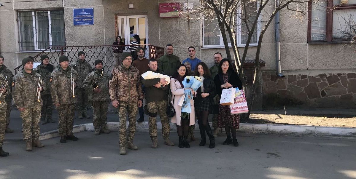 Новини Тернополя - фото з Не хоче для сина статусу «дитина війни». Краще - народився в 20 день весни, а не на 25 війни!