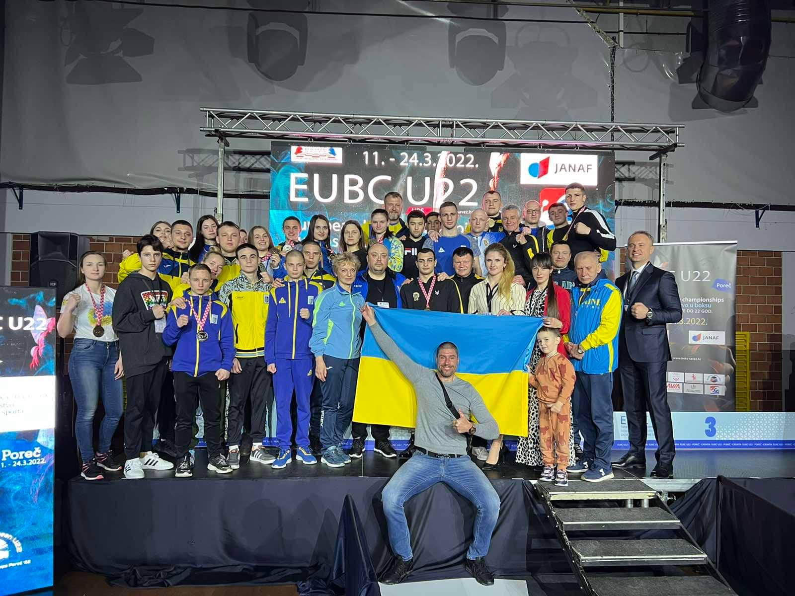 Новини Вінниці - фото з Вінницький боксер Максим Власюк здобув срібло чемпіонату Європи і виконав «міжнародника»