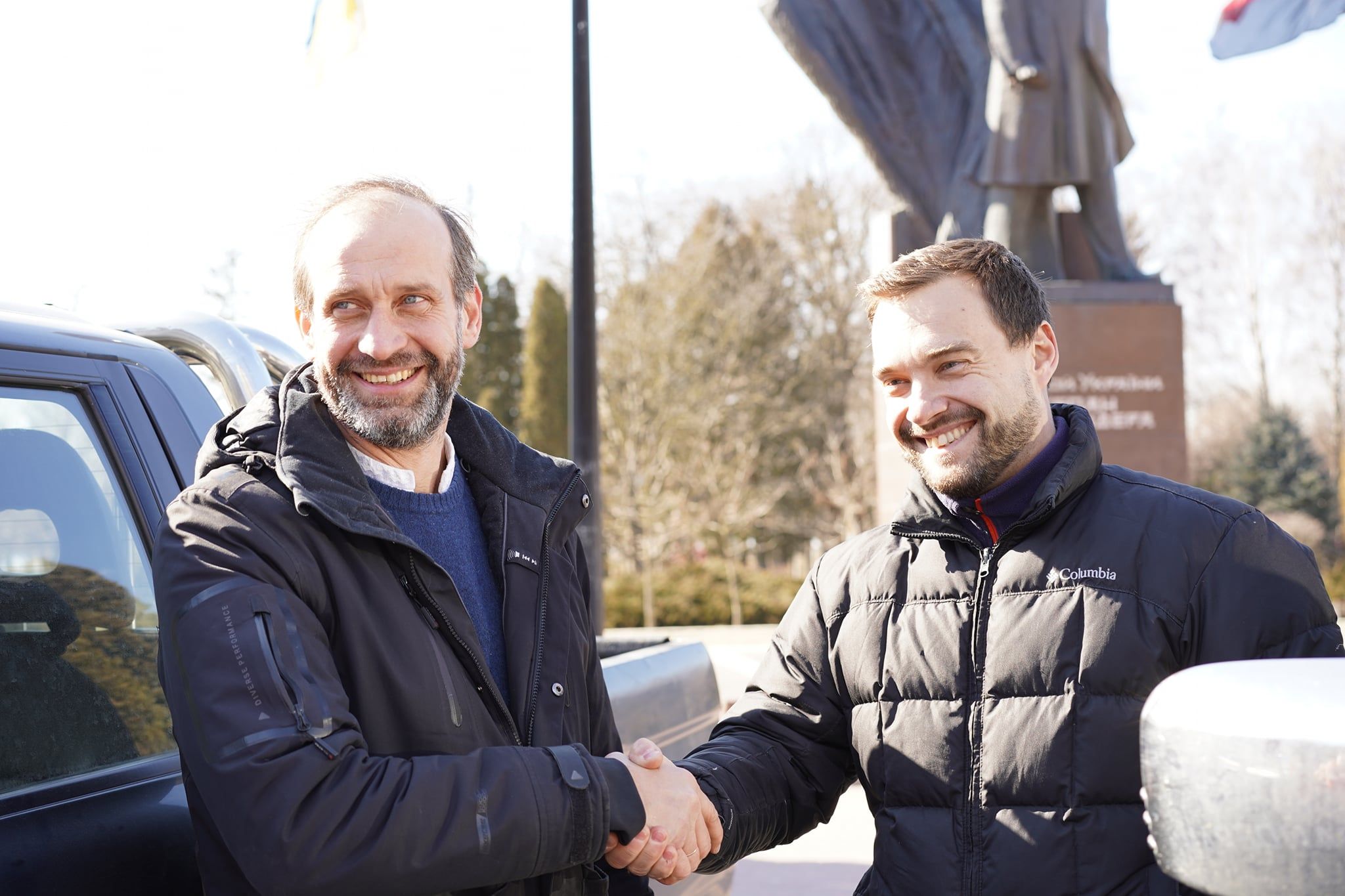 Новини Тернополя - фото з Як тернопільські волонтери придбали 75 автівок для військових: історія славетних Бандеромобілів