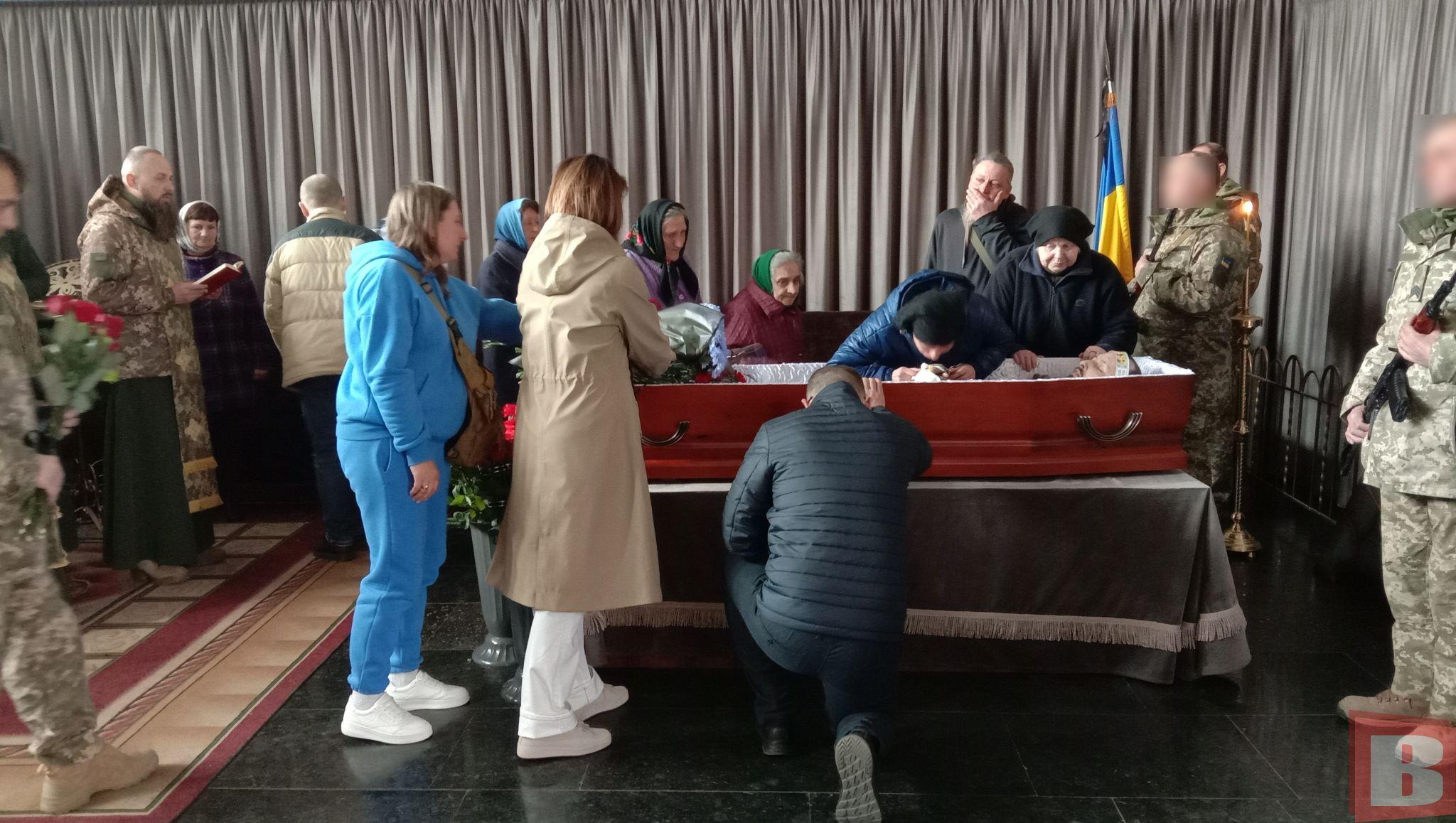 Новини Хмельницького - фото з Завжди допомагав побратимам. У Хмельницькому попрощалися із загиблим ракетником Сергієм Мельником