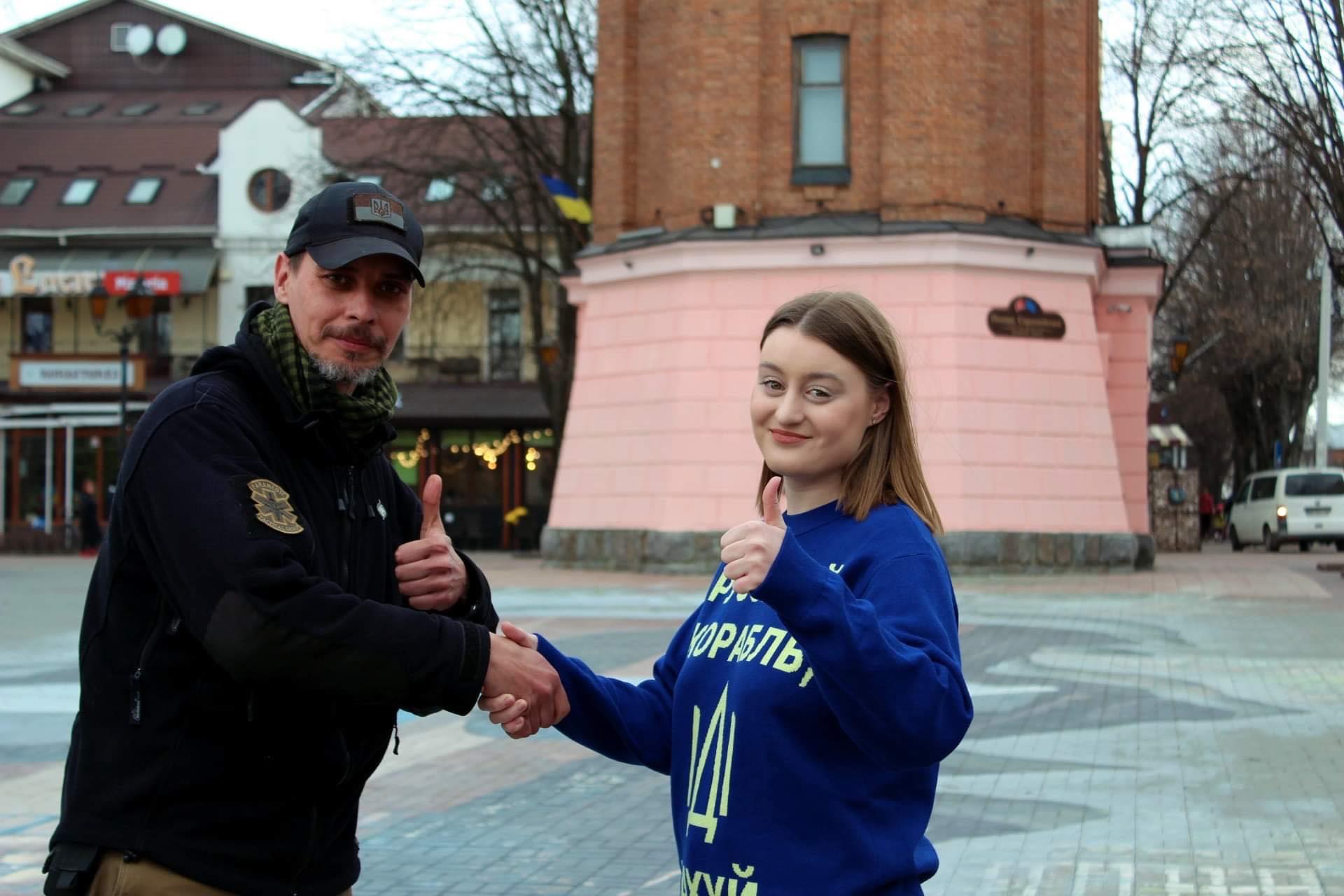 Новини Вінниці - фото з Художниця-переселенка передала на потреби українських воїнів 140 тисяч гривень