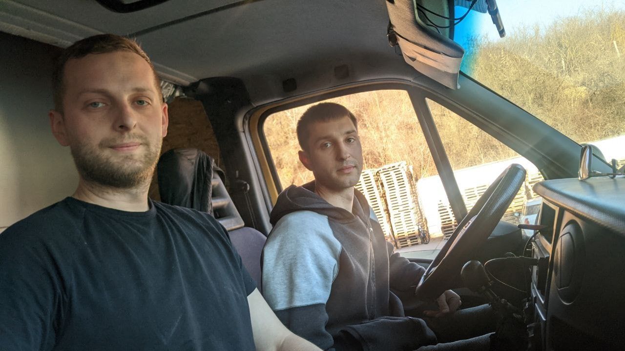 Новини Тернополя - фото з Бог оберігає і дає нам зелене світло: історії тернопільських волонтерів