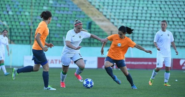 Новини Вінниці - фото з Чому жіночий ФК «Маріуполь», який евакуювався до Вінниці, не тренуватиметься у нашому місті