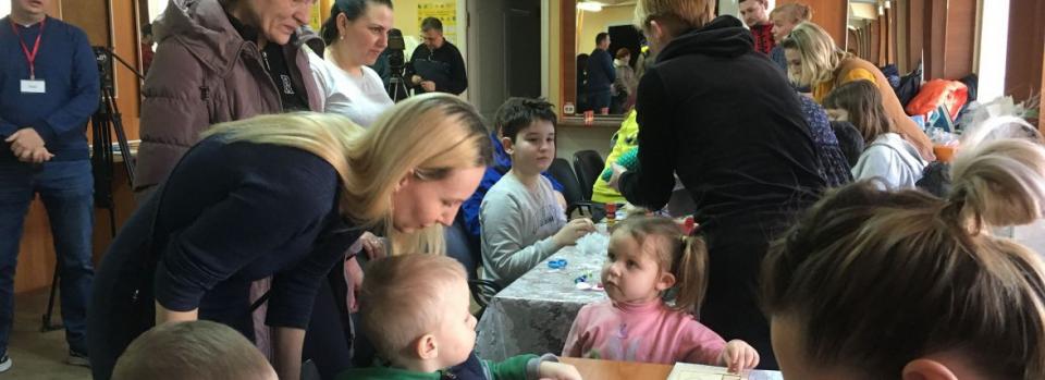 «Єдине місце куди хочеться повернутись — додому» Про що розповідають біженці на арт-терапії
