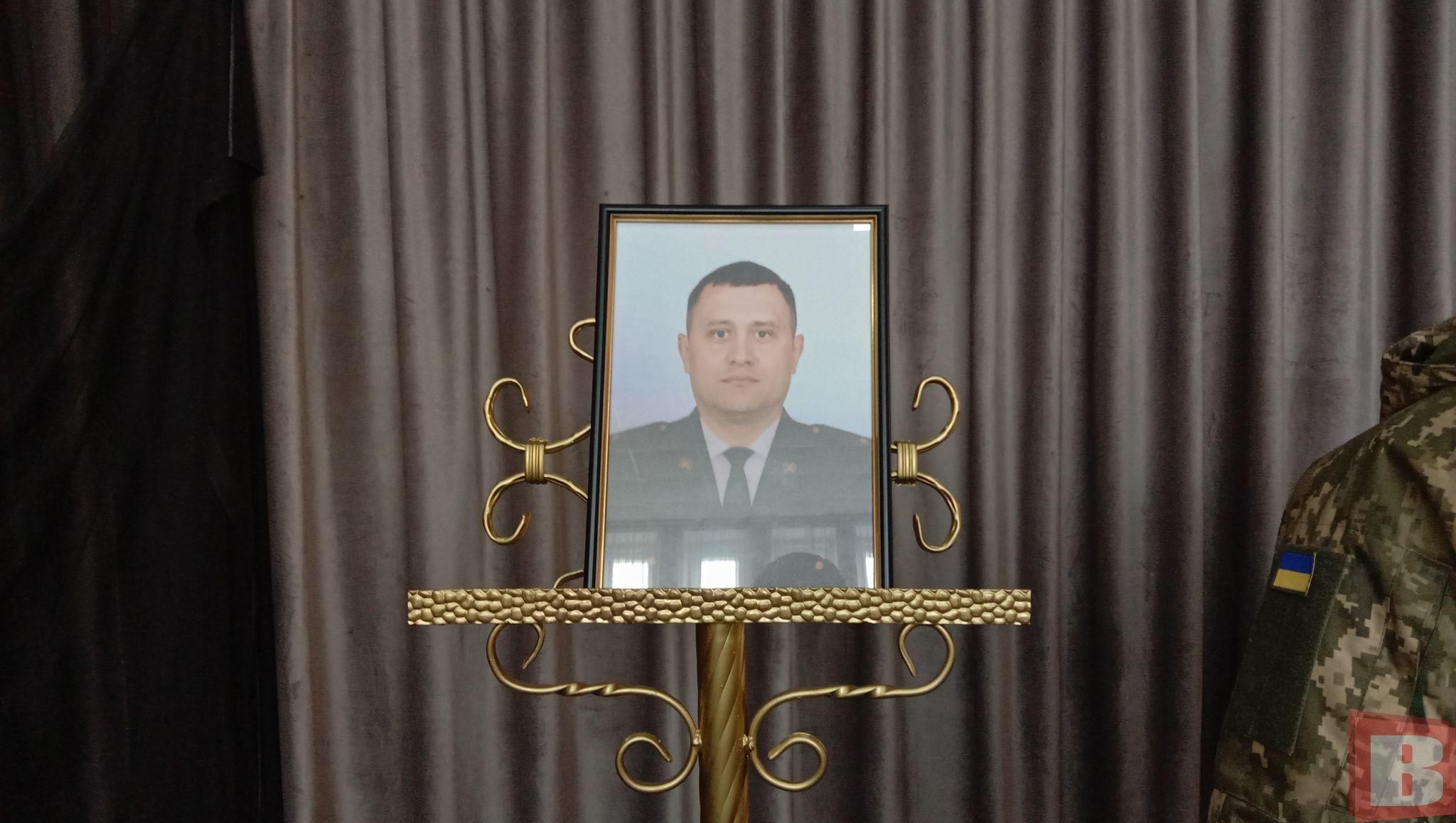 Новини Хмельницького - фото з «Хоронимо мого сина»: у Хмельницькому попрощалися з майором Юрієм Шевчуком