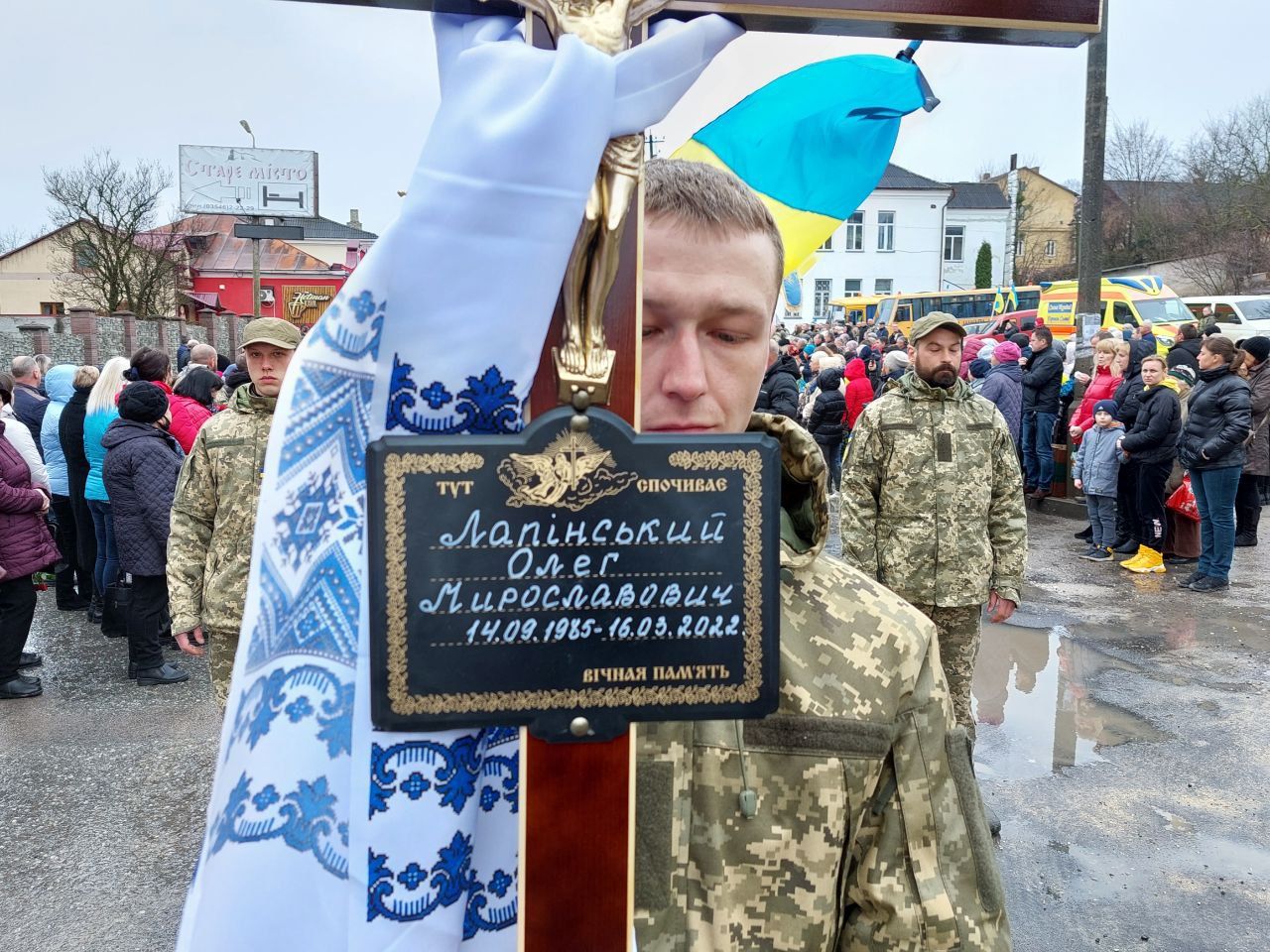 Новини Тернополя - фото з Це мала бути остання його ротація. Тернопільщина прощається із Героєм Олегом Лапінським
