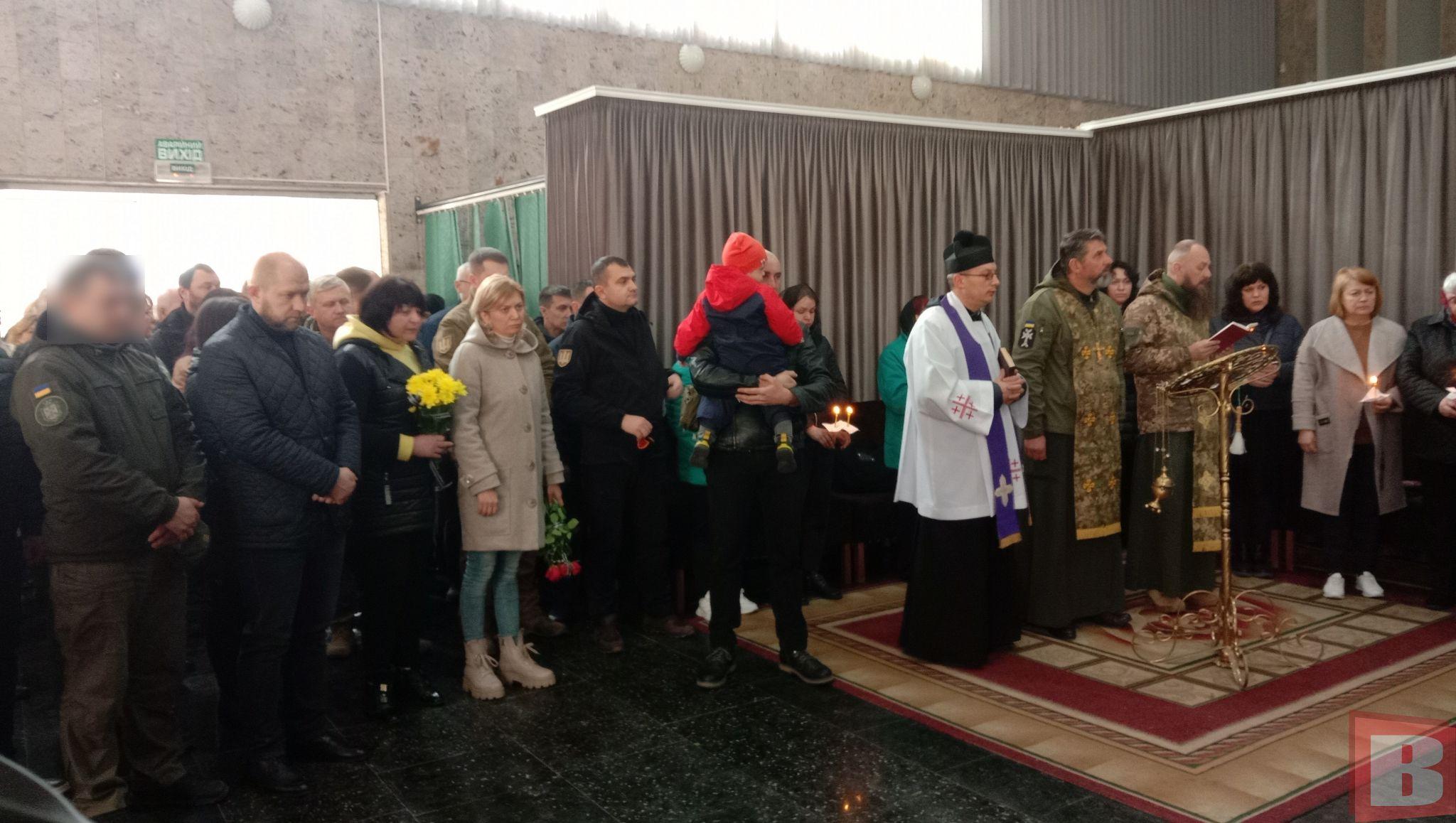 Новини Хмельницького - фото з «Хоронимо мого сина»: у Хмельницькому попрощалися з майором Юрієм Шевчуком