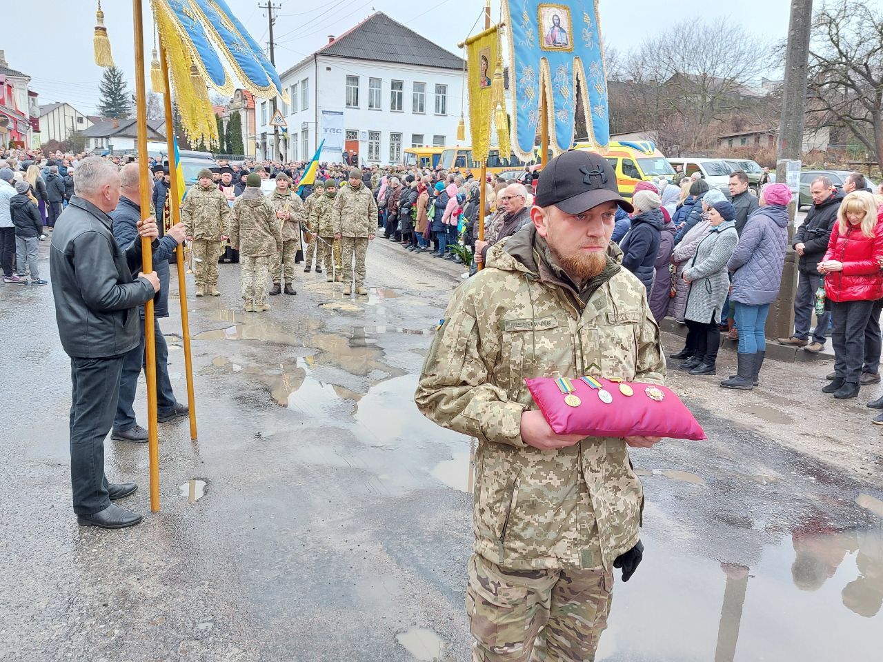 Новини Тернополя - фото з Це мала бути остання його ротація. Тернопільщина прощається із Героєм Олегом Лапінським