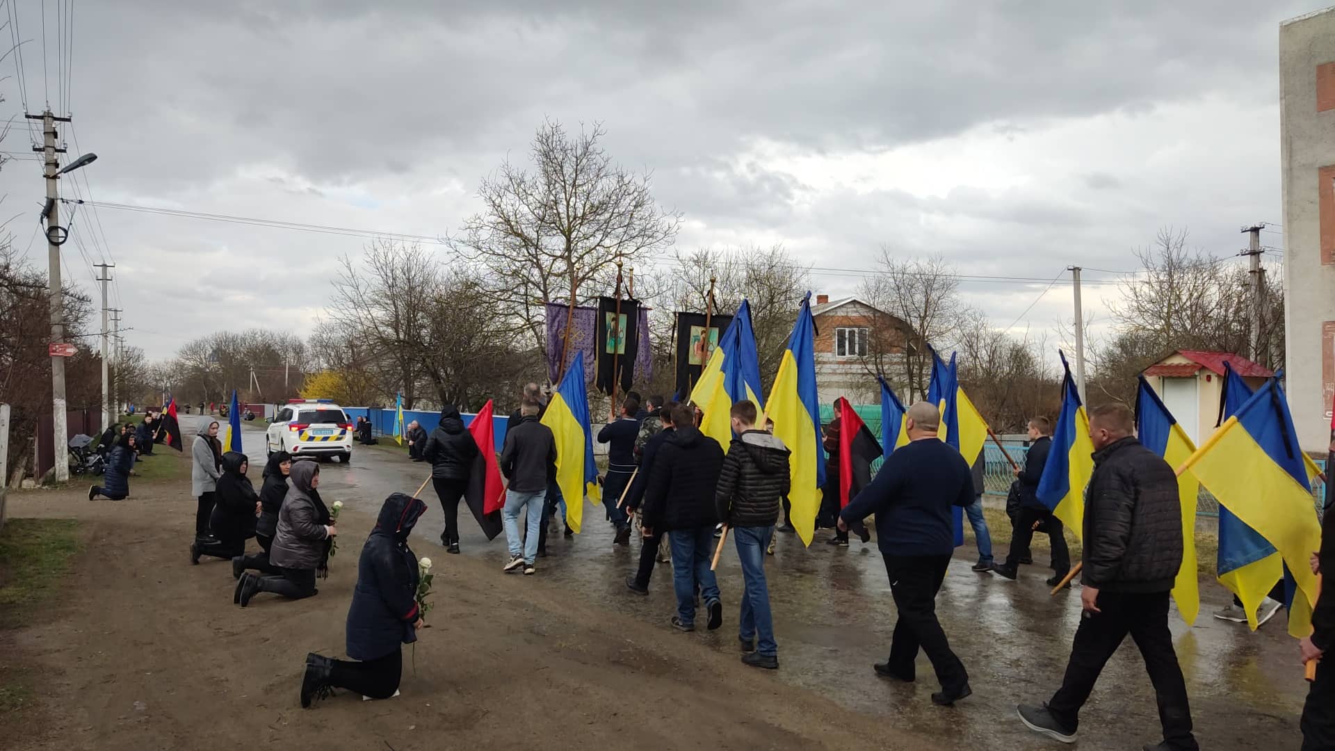 Новини Тернополя - фото з Як тільки почув про війну – приїхав захищати Батьківщину! Чортківщина в останню путь проводить Героя Василя Гуцуляка