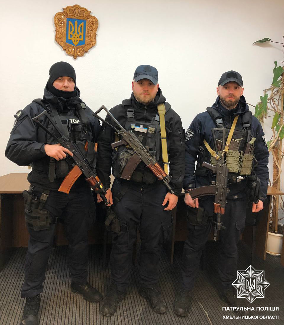 Возможно, это изображение (3 человека)