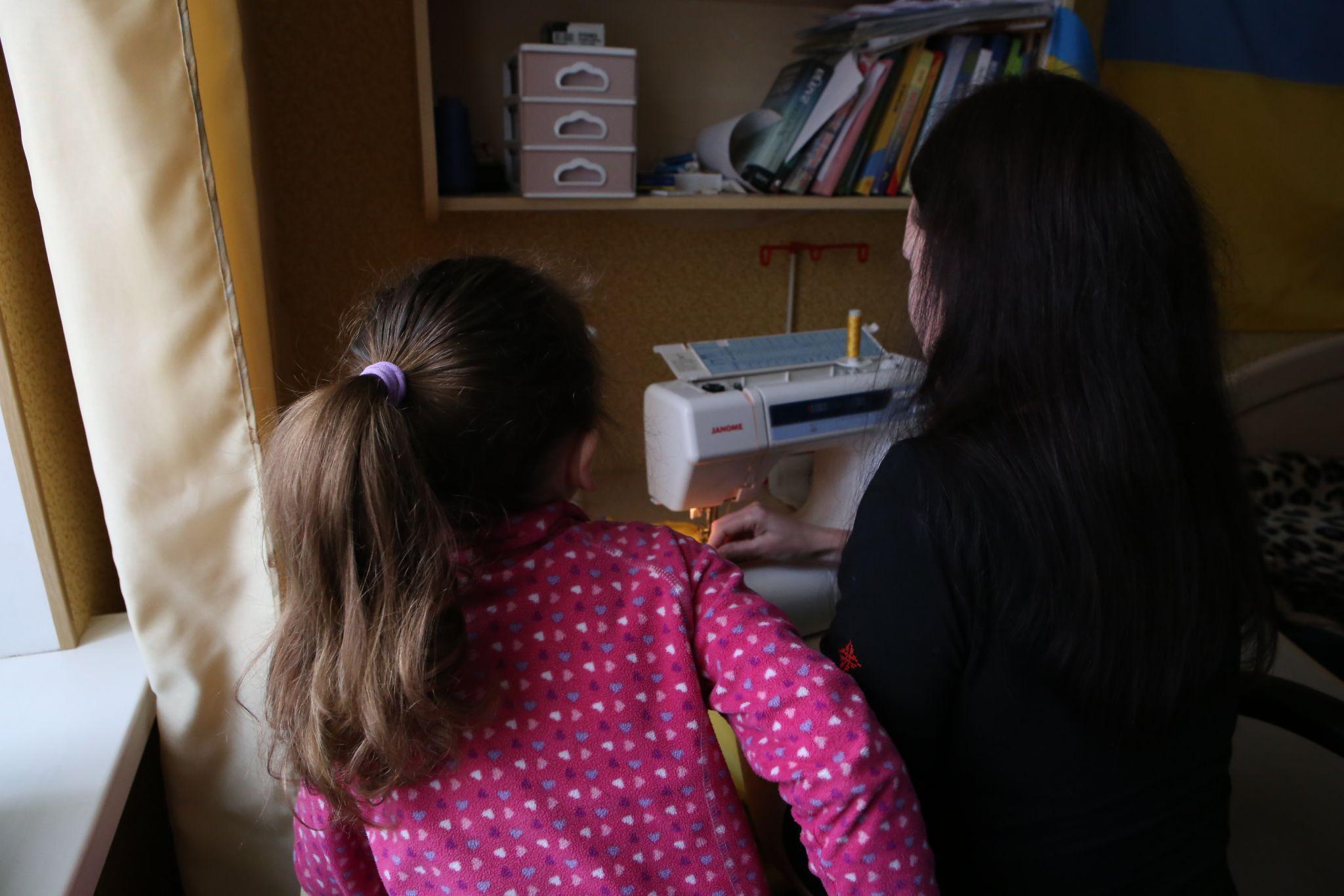 Новини Вінниці - фото з Герої тилу. Прапори, які шиє вінничанка, відправлять до звільненої Київщини