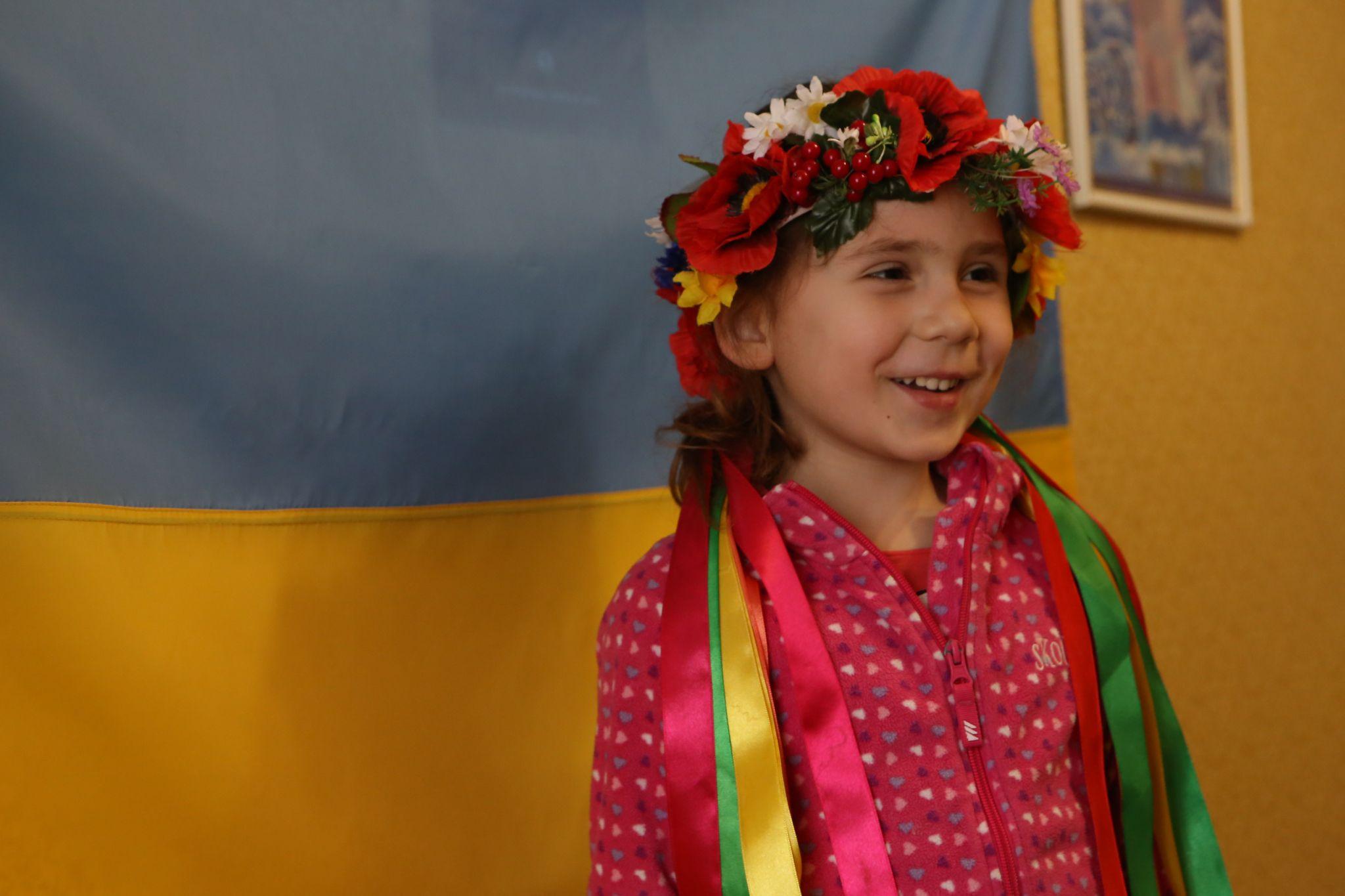 Новини Вінниці - фото з Герої тилу. Прапори, які шиє вінничанка, відправлять до звільненої Київщини