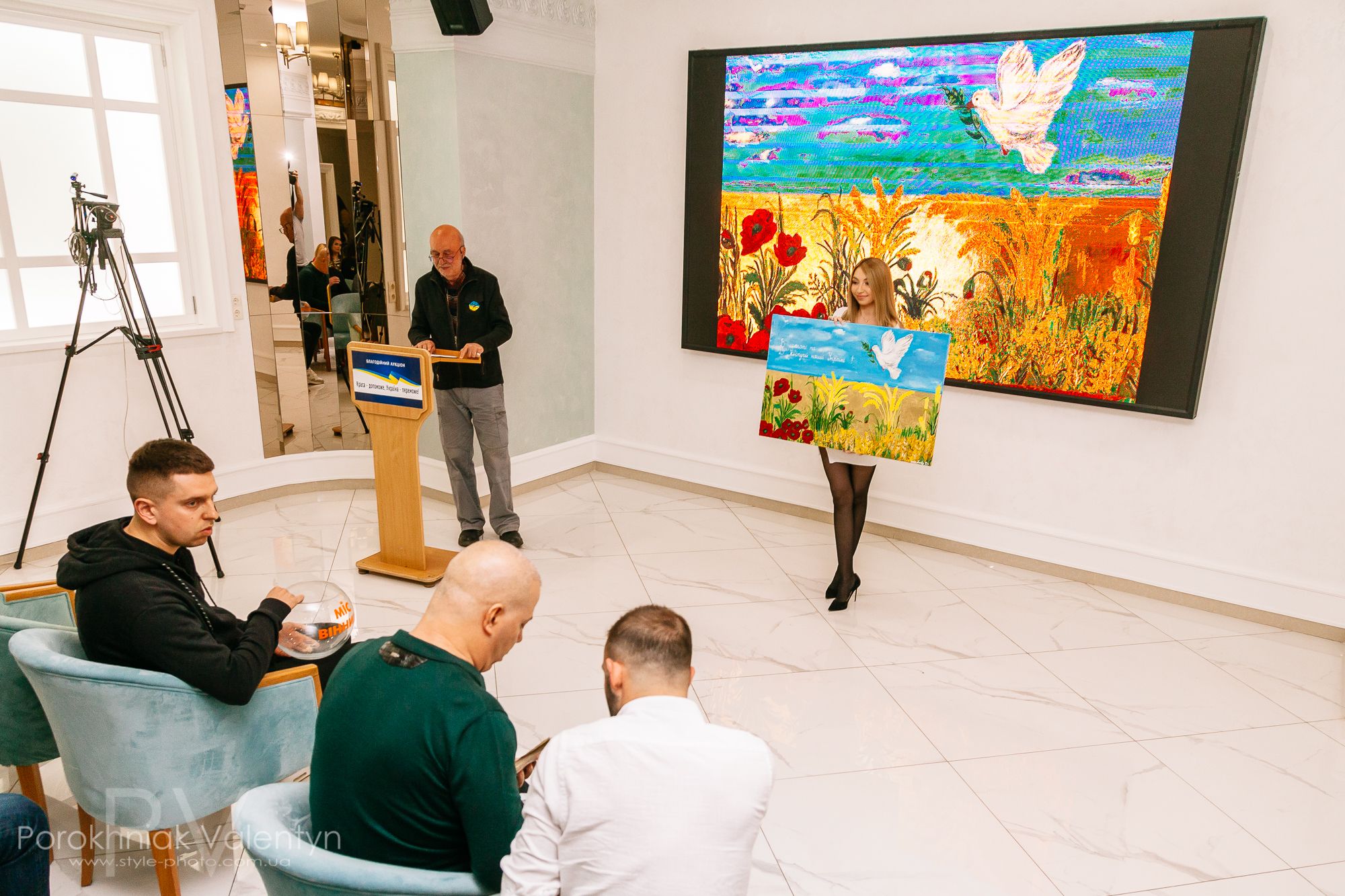 Новини Вінниці - фото з Зібрали 295 тисяч гривень для ЗСУ: результати благодійного аукціону від конкурсу «Міс Вінниця»